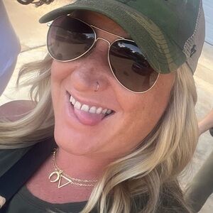 Meet your Posher, Tracy